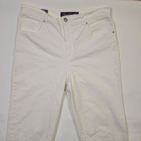 Gloria Vanderbilt White Denim Jeans - Picture 7 of 11
